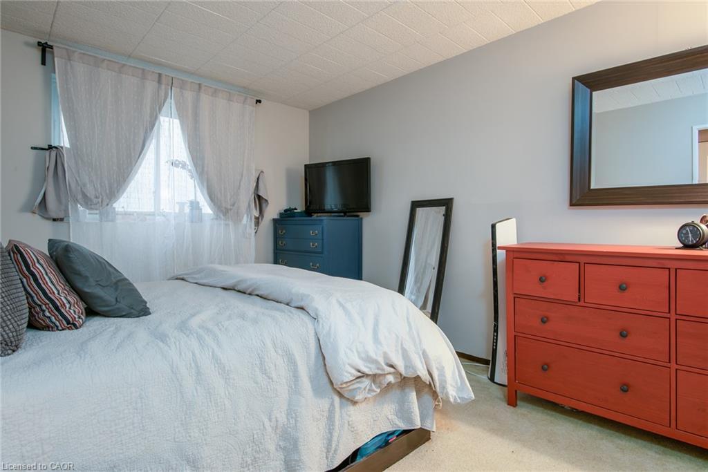104-71 Vanier Drive, Kitchener, ON - Indoor Photo Showing Bedroom