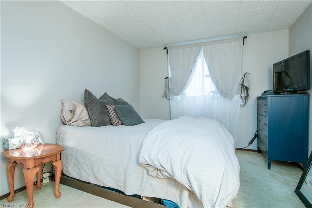 104-71 Vanier Drive, Kitchener, ON - Indoor Photo Showing Bedroom