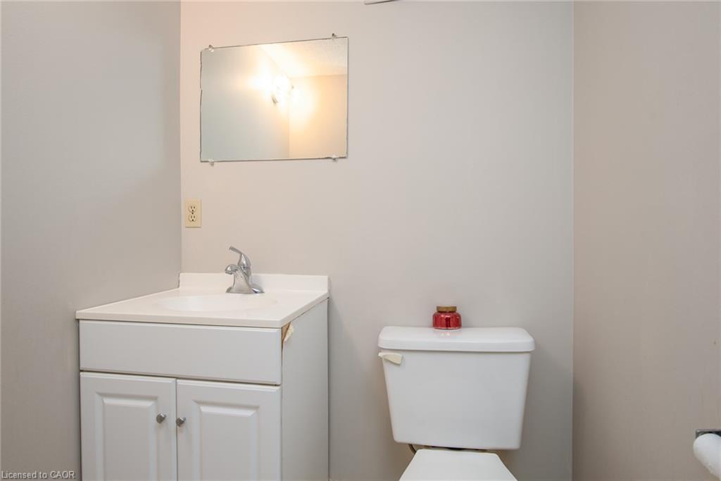 104-71 Vanier Drive, Kitchener, ON - Indoor Photo Showing Bathroom