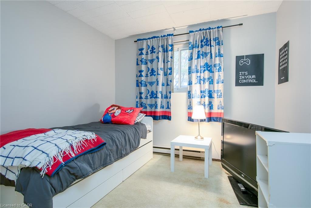 104-71 Vanier Drive, Kitchener, ON - Indoor Photo Showing Bedroom