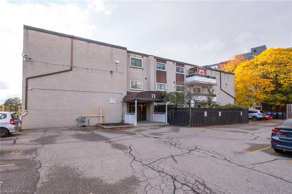 104-71 Vanier Drive, Kitchener, ON - Outdoor
