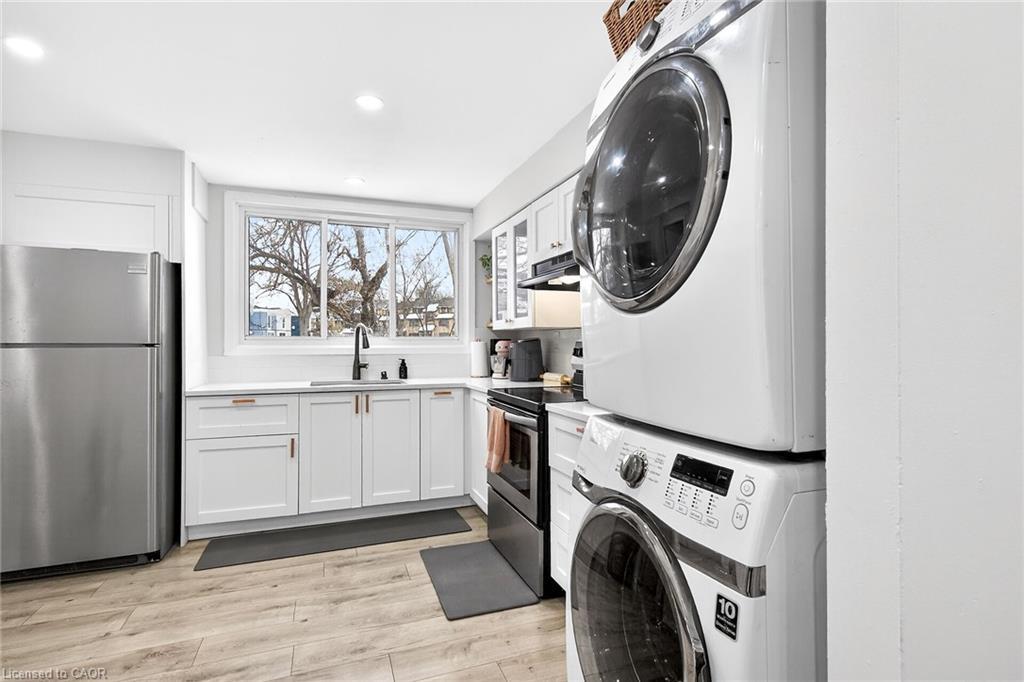 B63-25 Britten Close, Hamilton, ON - Indoor Photo Showing Laundry Room