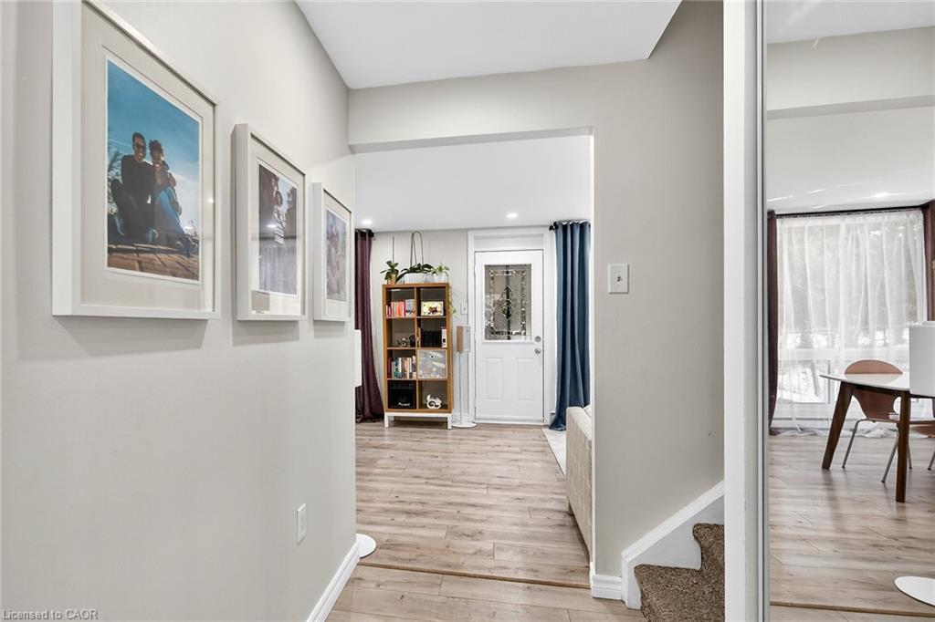 B63-25 Britten Close, Hamilton, ON - Indoor Photo Showing Other Room