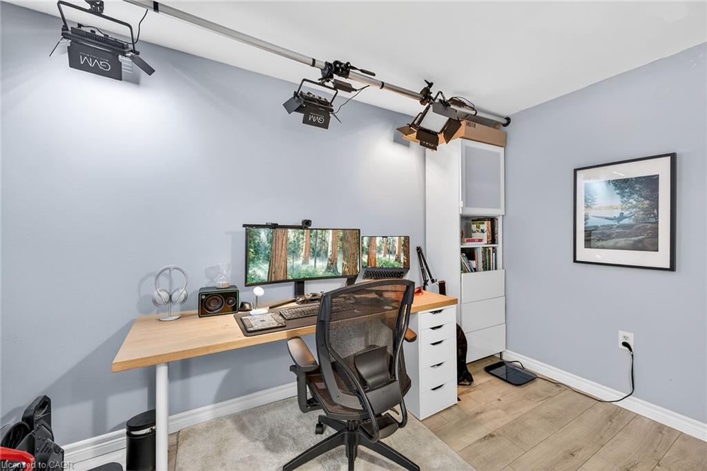 B63-25 Britten Close, Hamilton, ON - Indoor Photo Showing Office