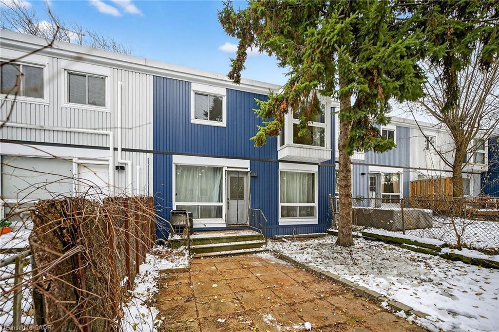 B63-25 Britten Close, Hamilton, ON - Outdoor