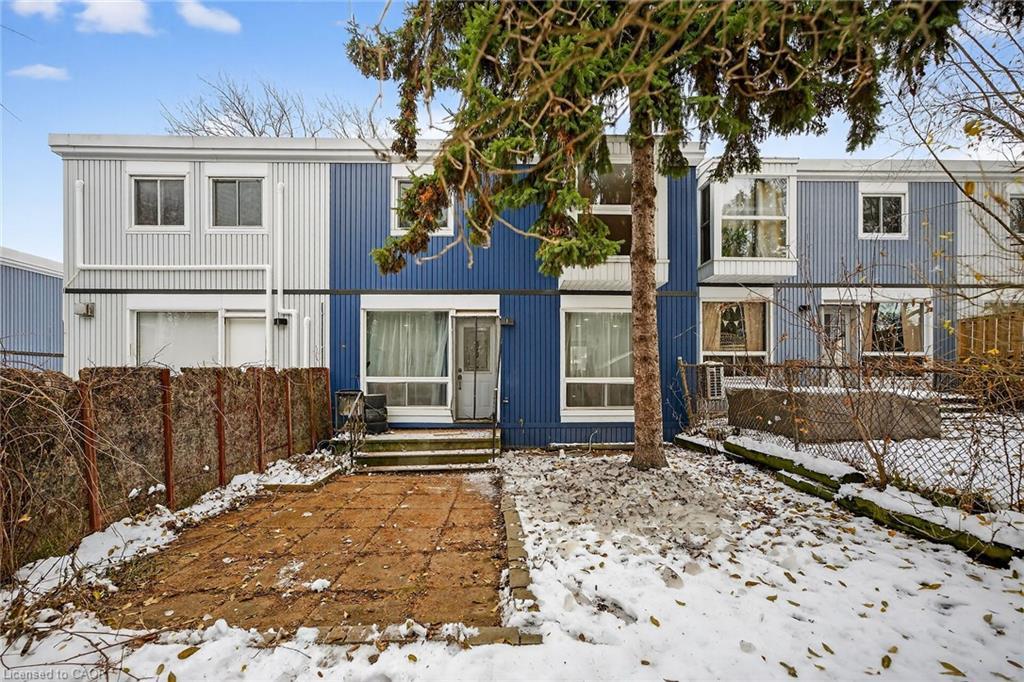 B63-25 Britten Close, Hamilton, ON - Outdoor