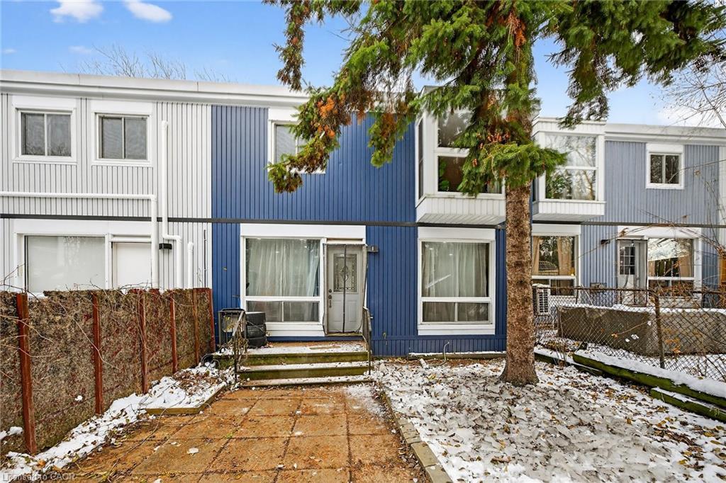 B63-25 Britten Close, Hamilton, ON - Outdoor