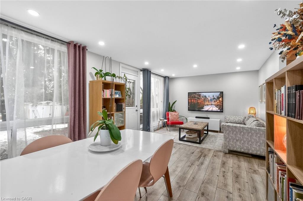 B63-25 Britten Close, Hamilton, ON - Indoor