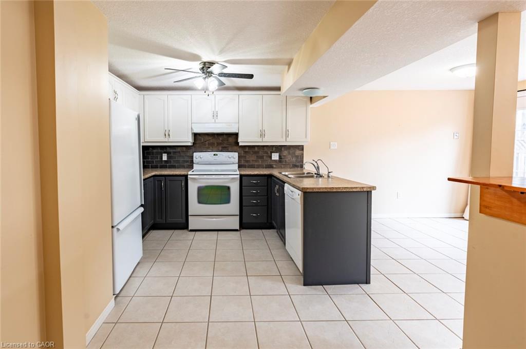 Lower-79 Munroe Crescent, Guelph, ON - Indoor Photo Showing Kitchen