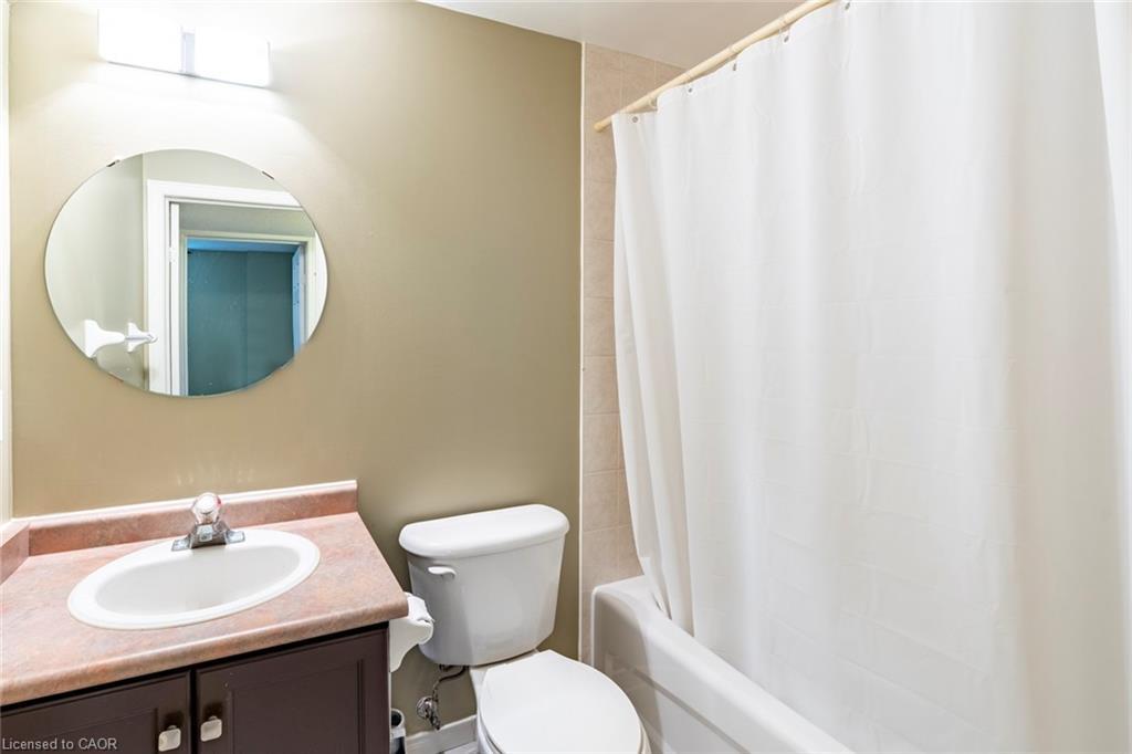 Lower-79 Munroe Crescent, Guelph, ON - Indoor Photo Showing Bathroom