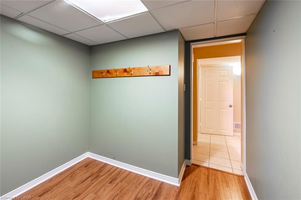 Lower-79 Munroe Crescent, Guelph, ON - Indoor Photo Showing Other Room