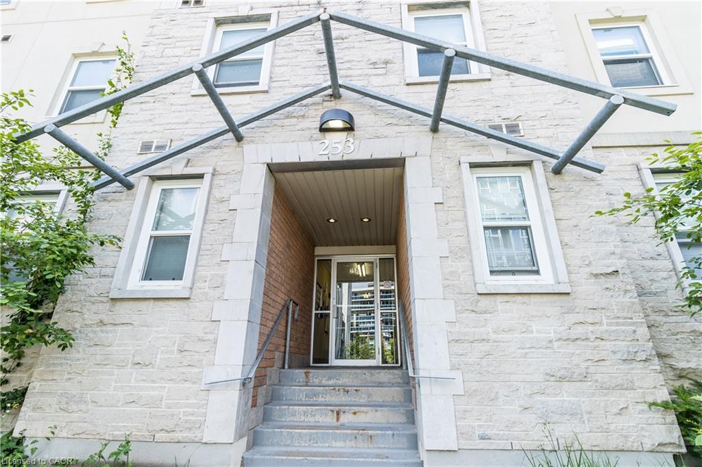 101-253 Lester Street, Waterloo, ON -