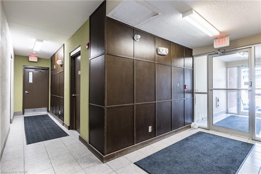101-253 Lester Street, Waterloo, ON - Indoor Photo Showing Other Room