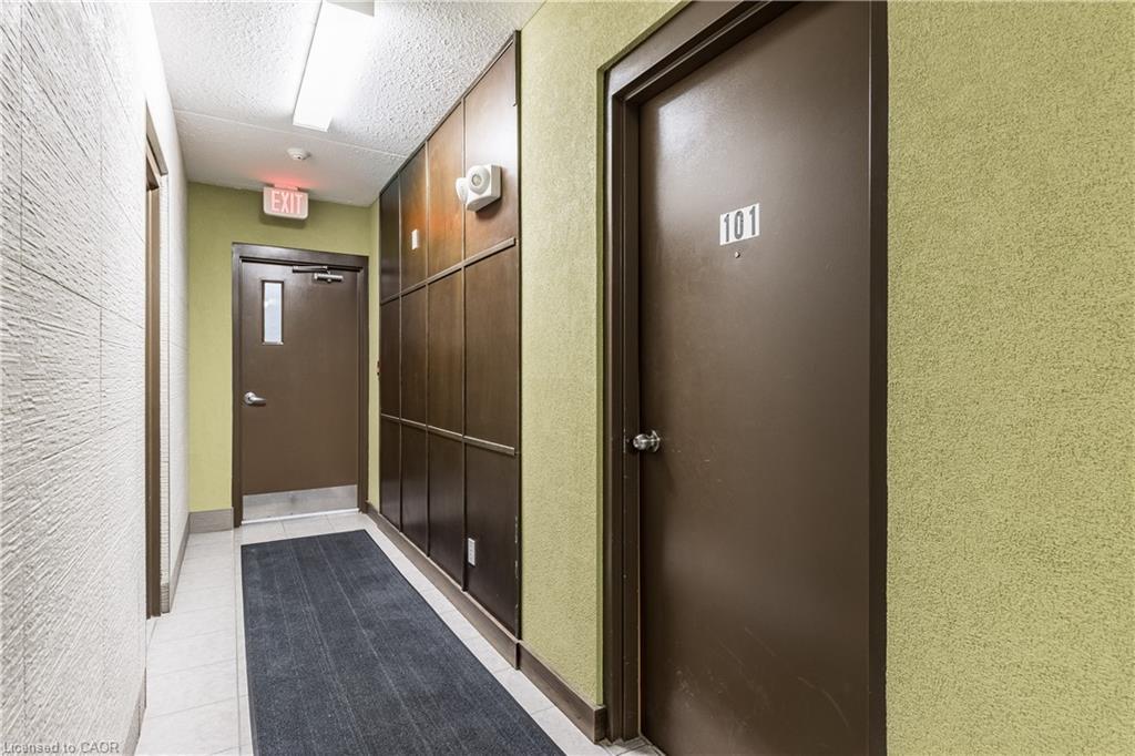 101-253 Lester Street, Waterloo, ON - Indoor