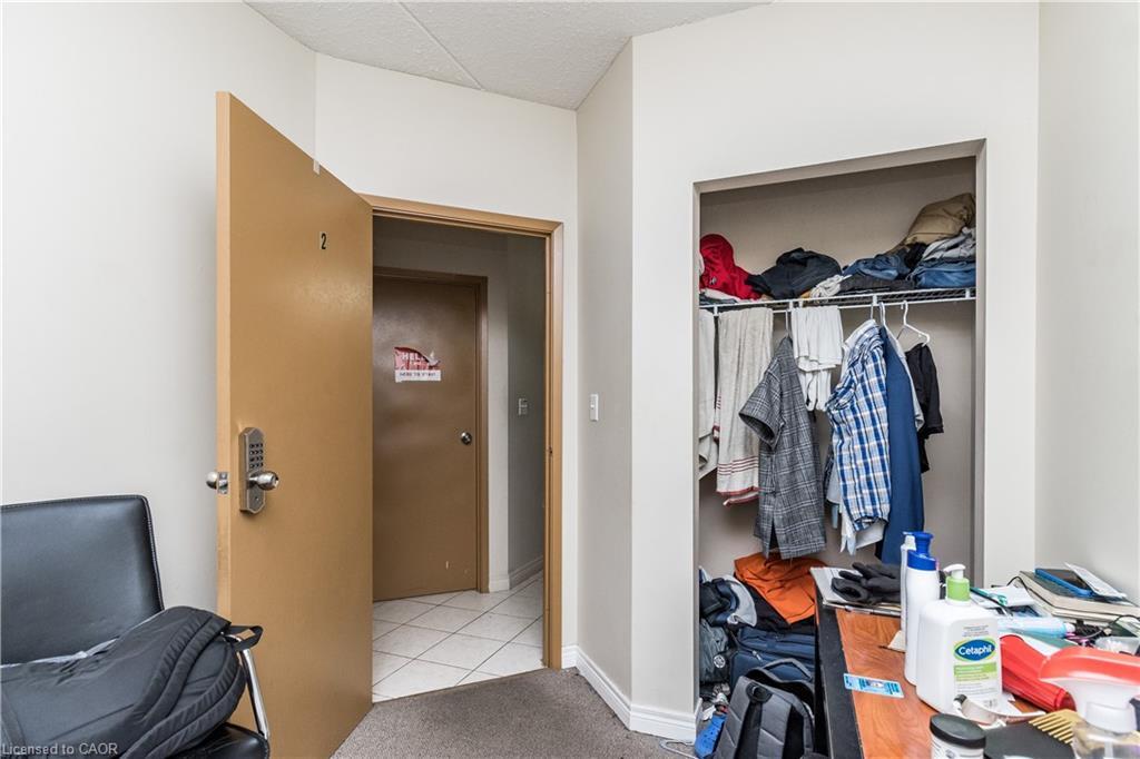 101-253 Lester Street, Waterloo, ON - Indoor