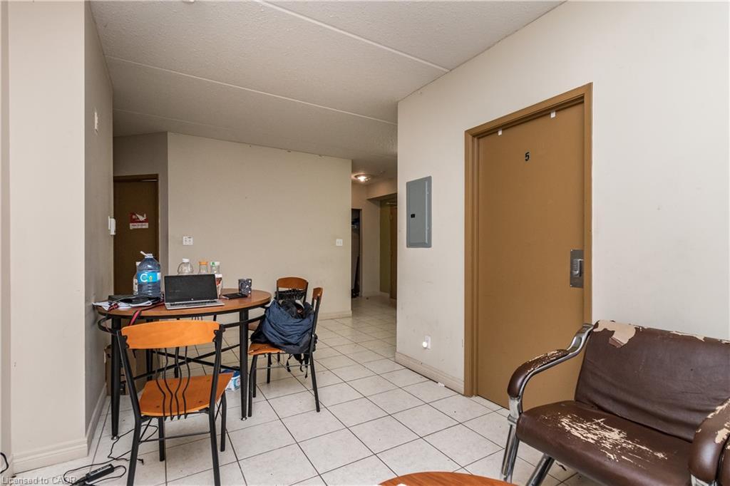 101-253 Lester Street, Waterloo, ON - Indoor