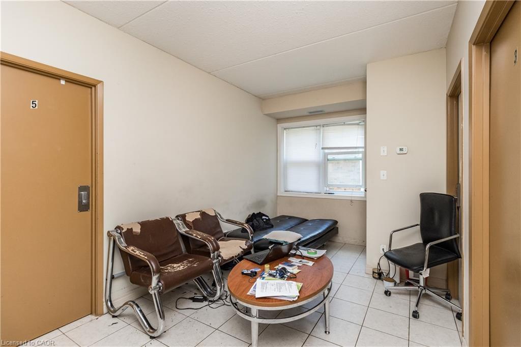 101-253 Lester Street, Waterloo, ON - Indoor Photo Showing Other Room