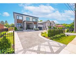 334 Third Line Oakville, ON L6L 4A4