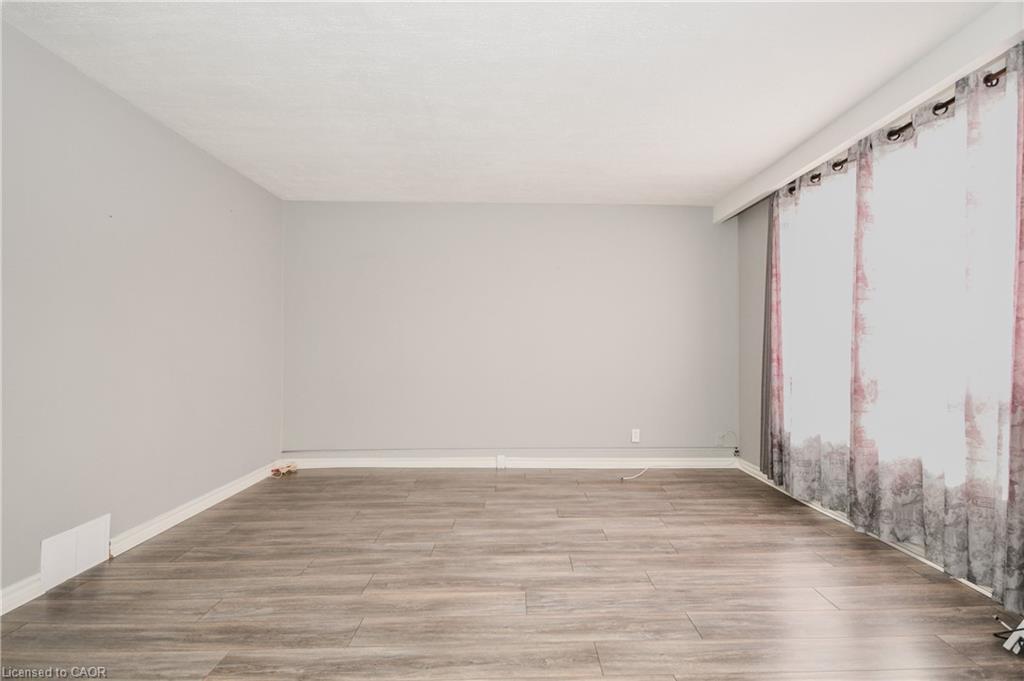 4-25 Elgin Street N, Cambridge, ON - Indoor Photo Showing Other Room