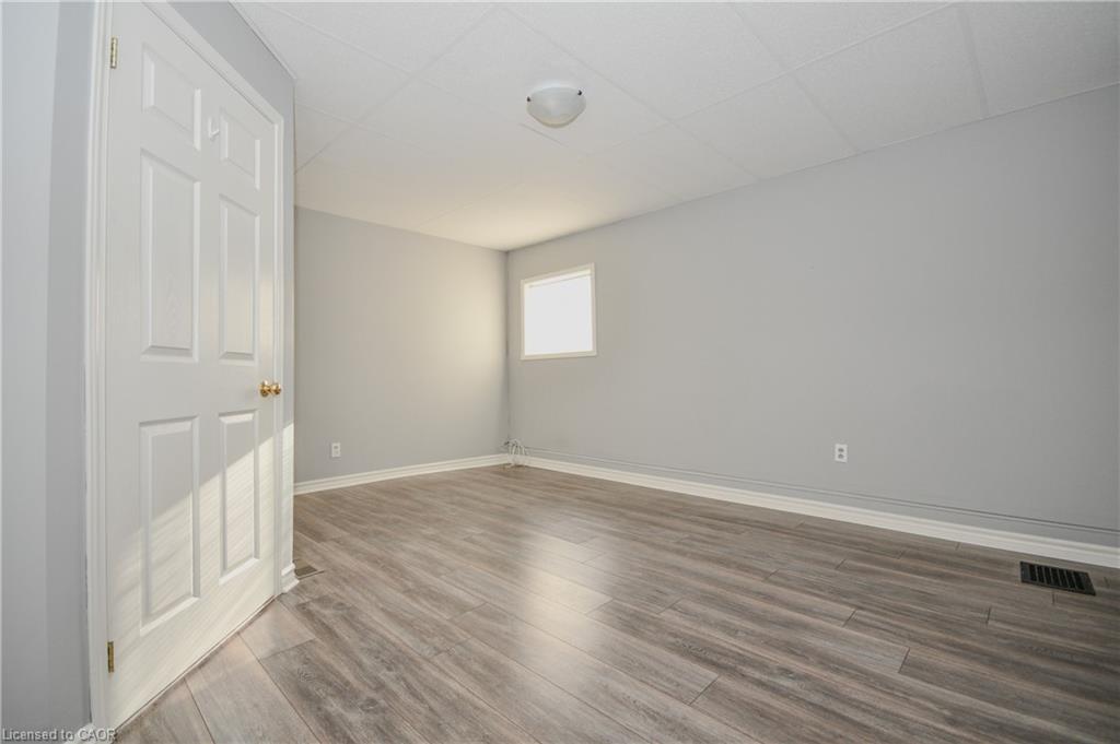 4-25 Elgin Street N, Cambridge, ON - Indoor Photo Showing Other Room