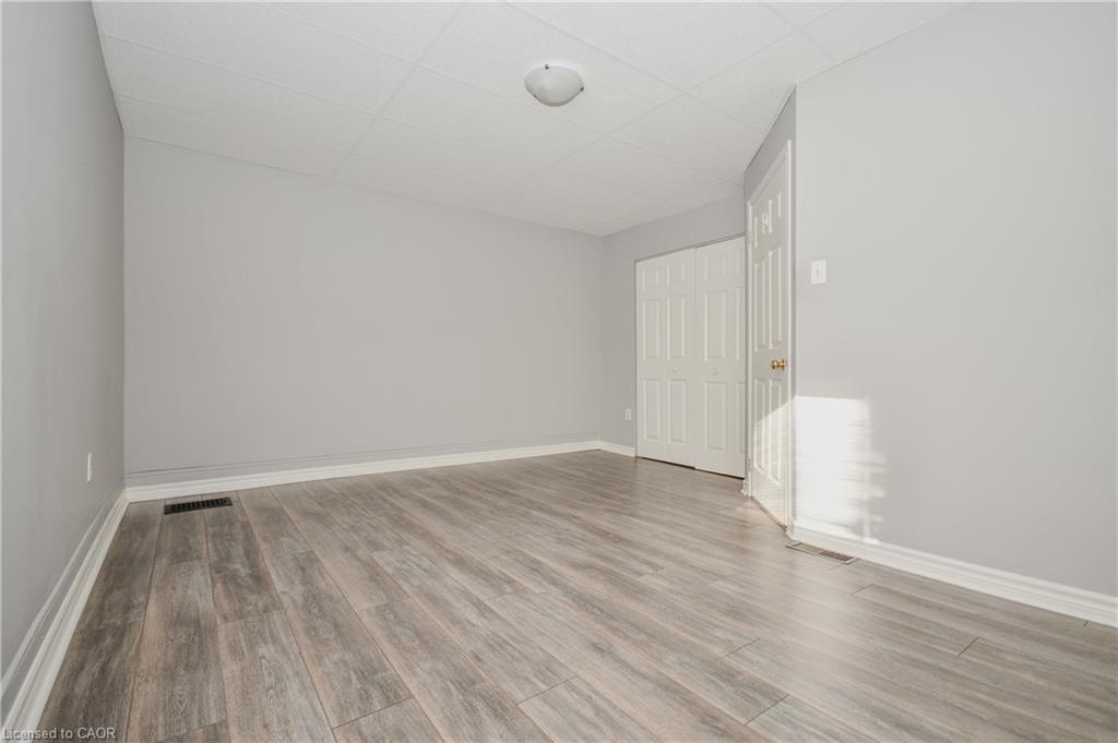 4-25 Elgin Street N, Cambridge, ON - Indoor Photo Showing Other Room