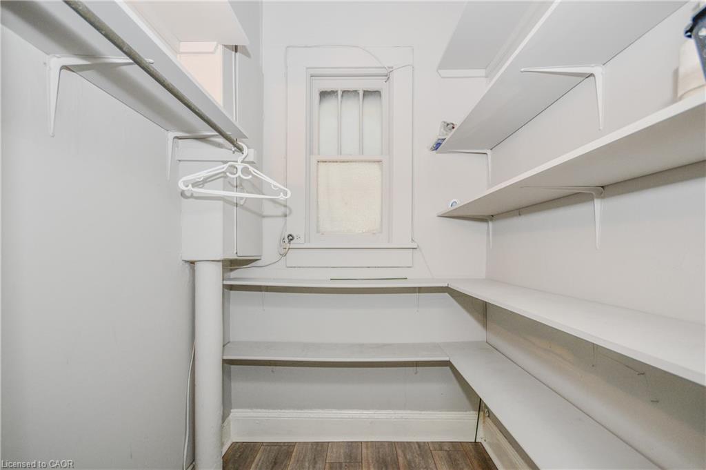 4-25 Elgin Street N, Cambridge, ON - Indoor With Storage