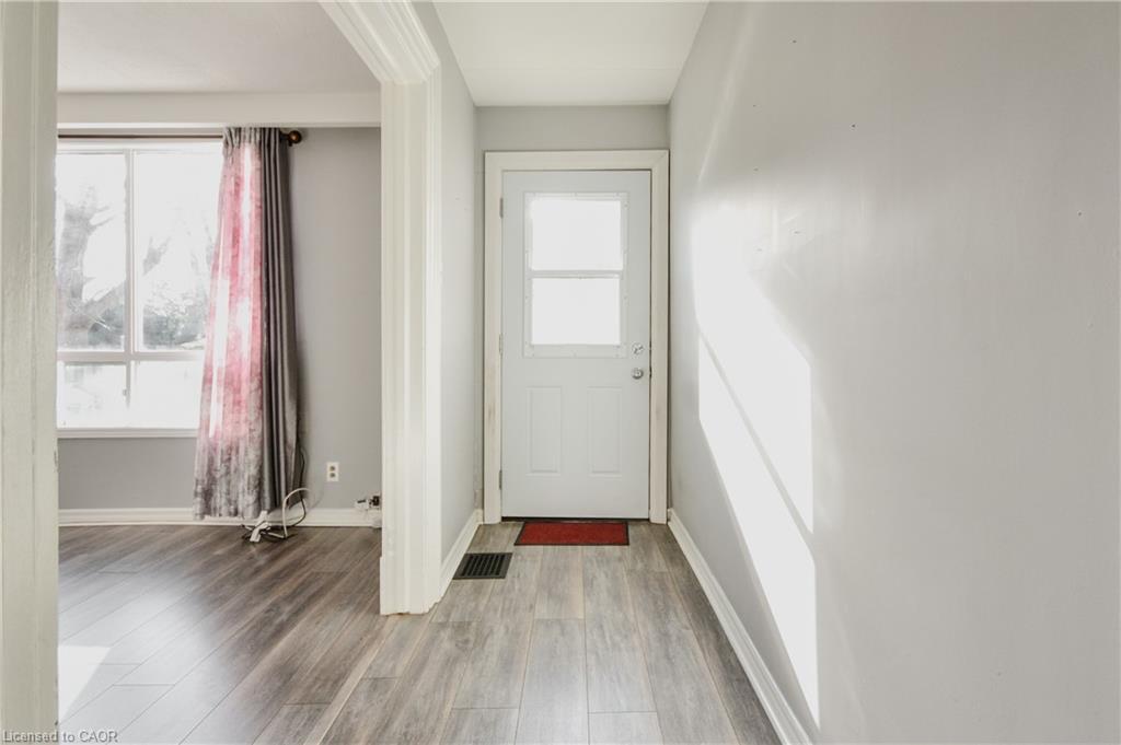 4-25 Elgin Street N, Cambridge, ON - Indoor Photo Showing Other Room
