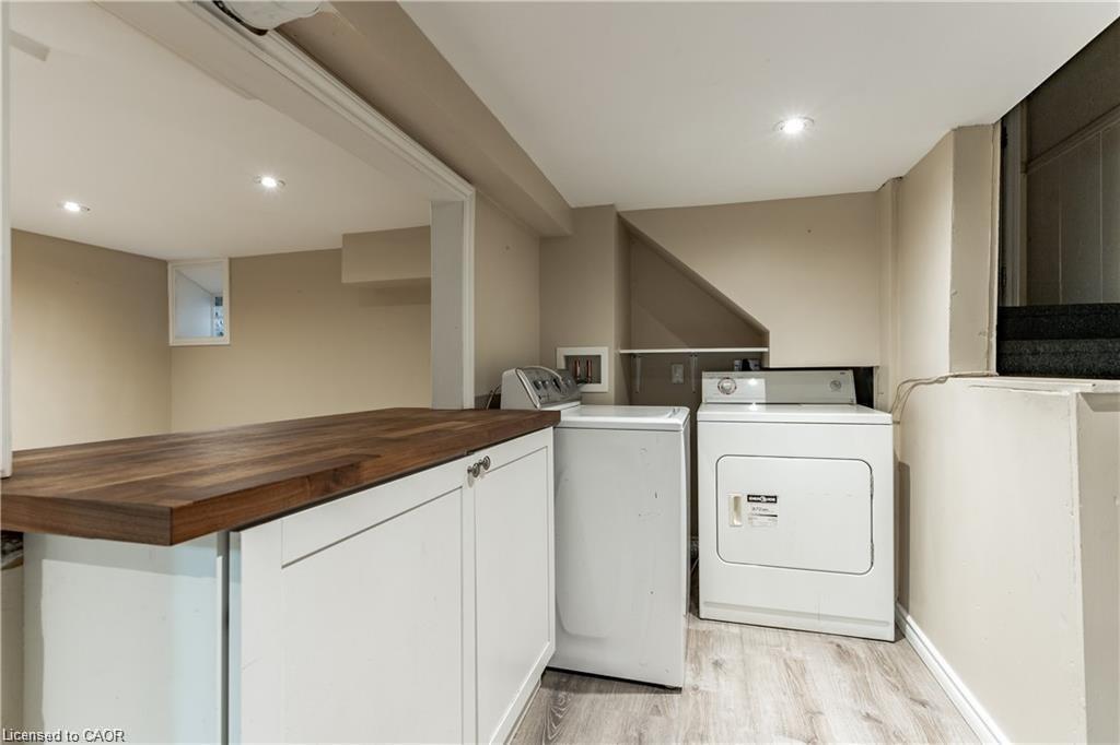 B-9 Blythe Street, Hamilton, ON - Indoor Photo Showing Laundry Room