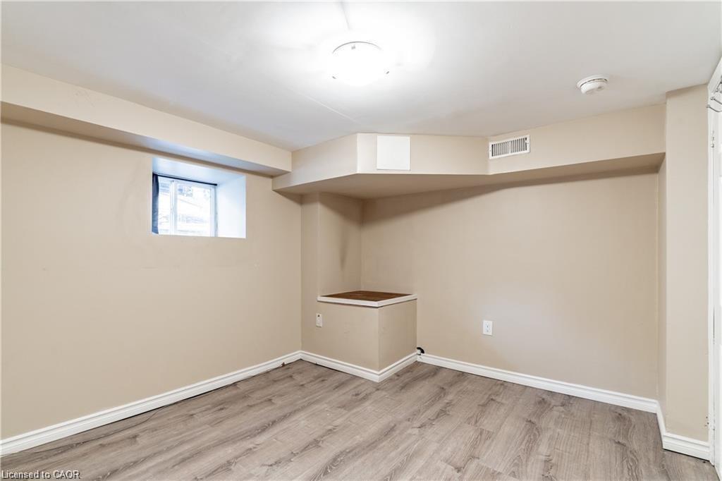 B-9 Blythe Street, Hamilton, ON - Indoor Photo Showing Other Room