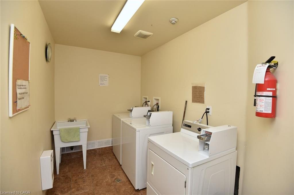 6-29 Sherman Avenue S, Hamilton, ON - Indoor Photo Showing Laundry Room