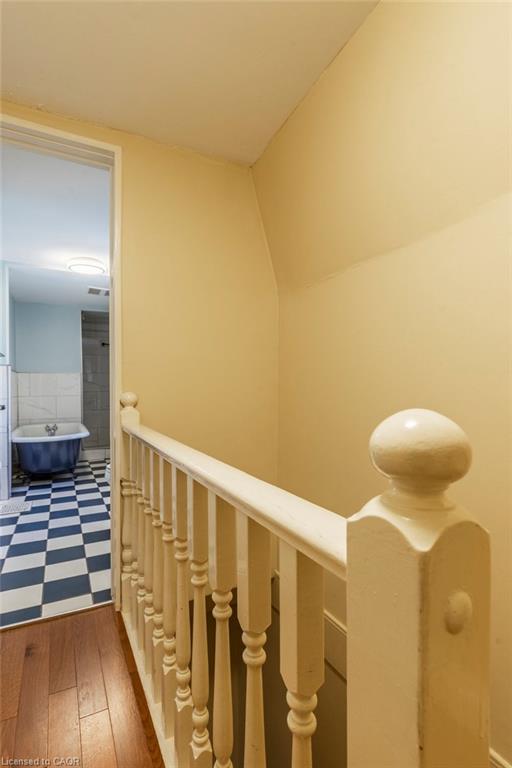 21 Fullerton Avenue, Hamilton, ON - Indoor Photo Showing Other Room