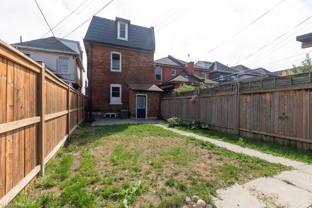 21 Fullerton Avenue, Hamilton, ON - Outdoor