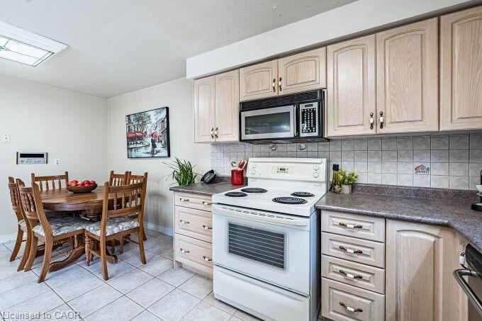 61 Brewster Crescent, Toronto, ON - Indoor Photo Showing Kitchen