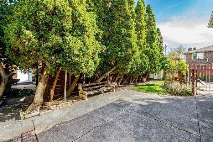 61 Brewster Crescent, Toronto, ON - Outdoor