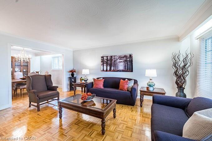 61 Brewster Crescent, Toronto, ON - Indoor Photo Showing Living Room