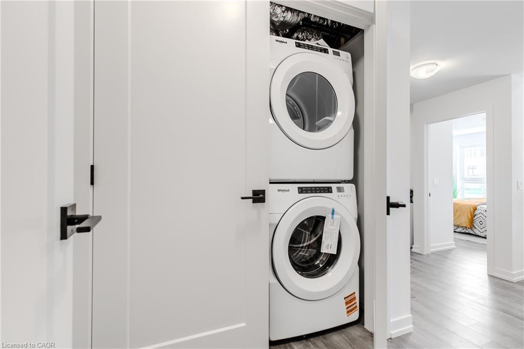 243 Burke Street, Waterdown, ON - Indoor Photo Showing Laundry Room