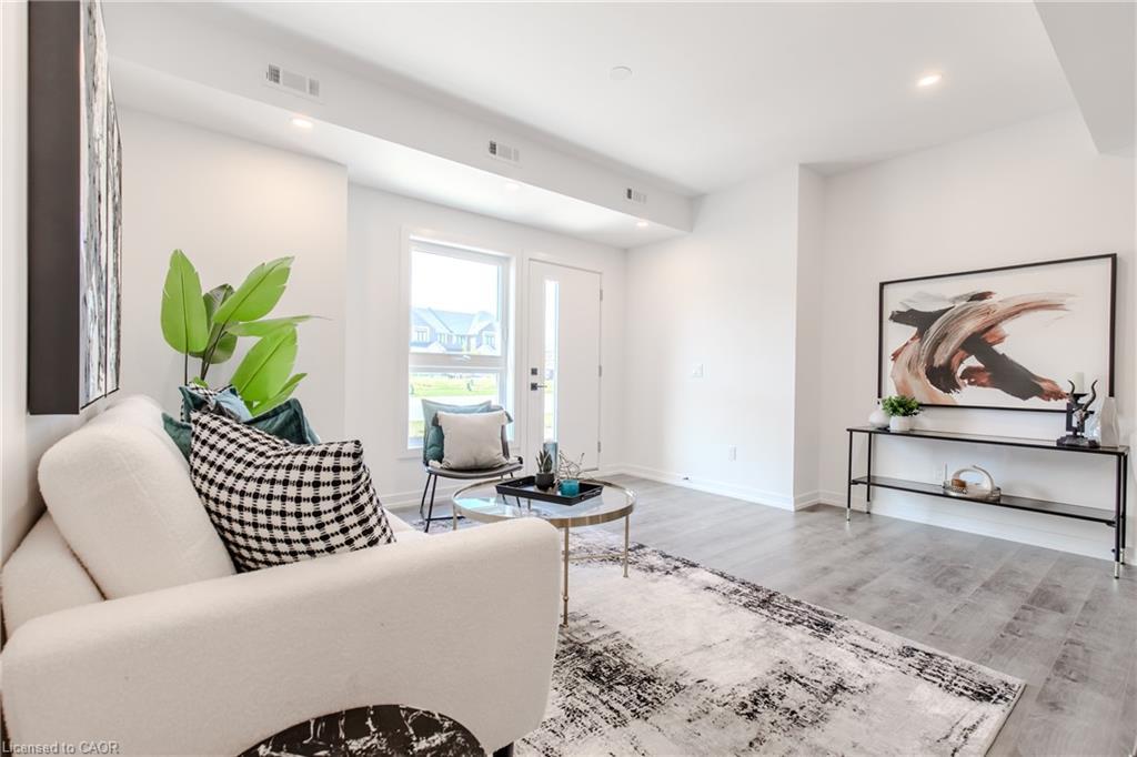 243 Burke Street, Waterdown, ON - Indoor Photo Showing Living Room