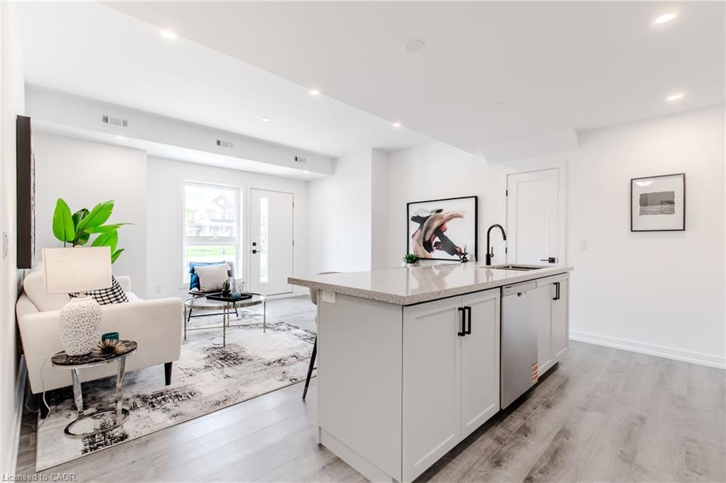 243 Burke Street, Waterdown, ON - Indoor