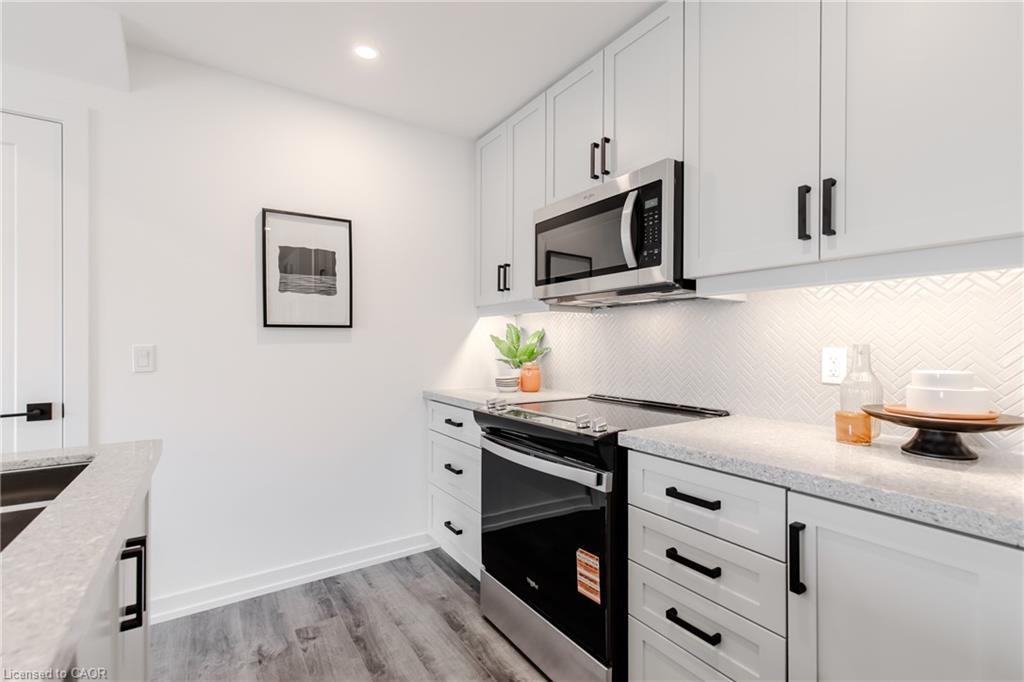 243 Burke Street, Waterdown, ON - Indoor Photo Showing Kitchen