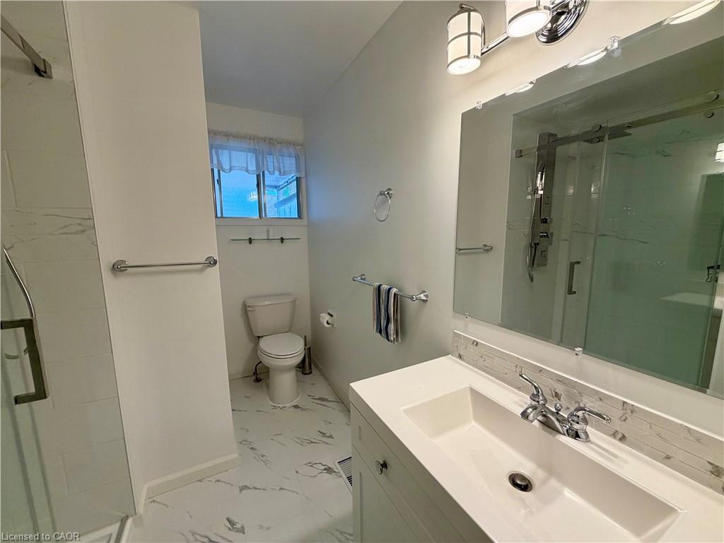 6 Burdock Boulevard, Brantford, ON - Indoor Photo Showing Bathroom