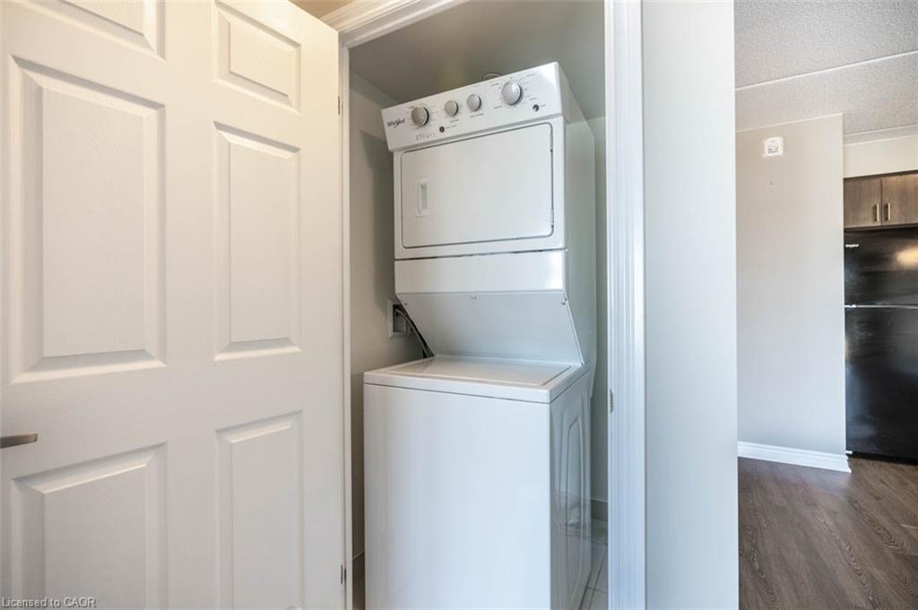 509-716 Main Street E, Milton, ON - Indoor Photo Showing Laundry Room