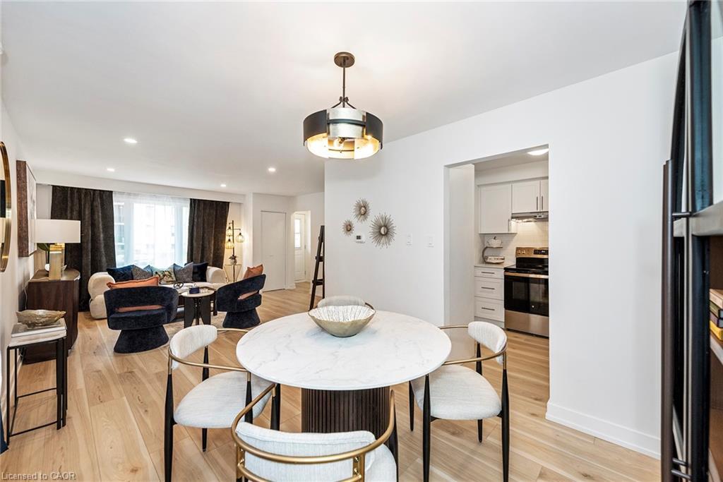 60-62 Delawana Drive, Hamilton, ON - Indoor Photo Showing Dining Room