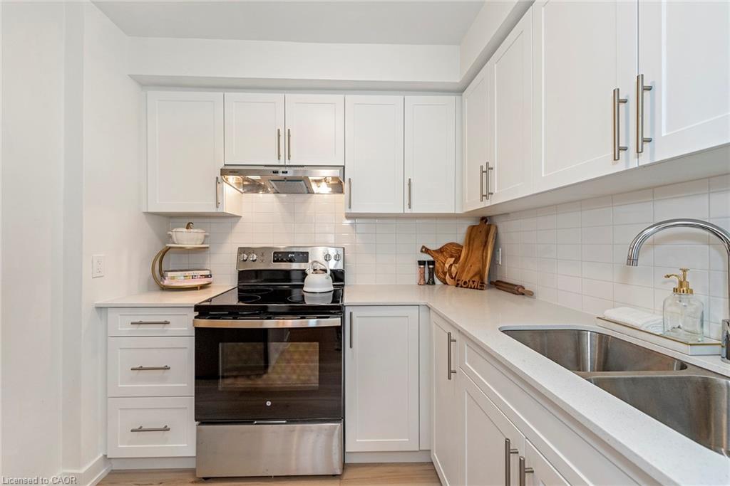 60-62 Delawana Drive, Hamilton, ON - Indoor Photo Showing Kitchen With Double Sink