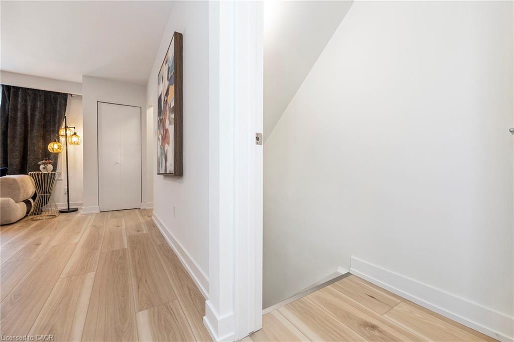 60-62 Delawana Drive, Hamilton, ON - Indoor Photo Showing Other Room