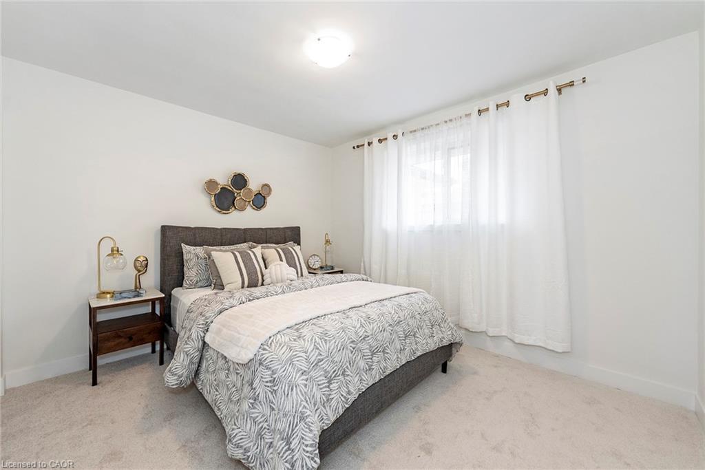 60-62 Delawana Drive, Hamilton, ON - Indoor Photo Showing Bedroom