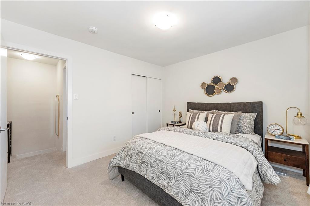 60-62 Delawana Drive, Hamilton, ON - Indoor Photo Showing Bedroom