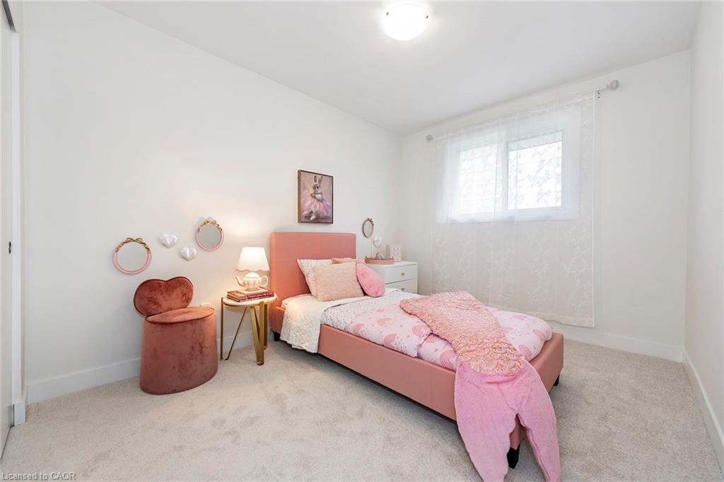 60-62 Delawana Drive, Hamilton, ON - Indoor Photo Showing Bedroom