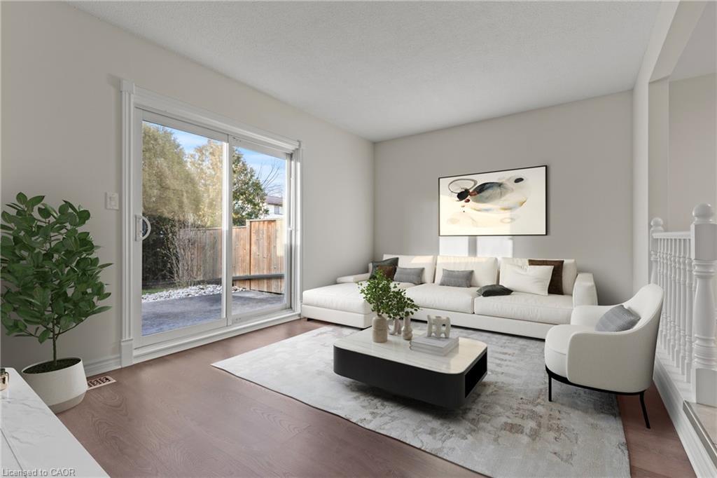 35-151 Linwell Road, St. Catharines, ON - Indoor Photo Showing Living Room