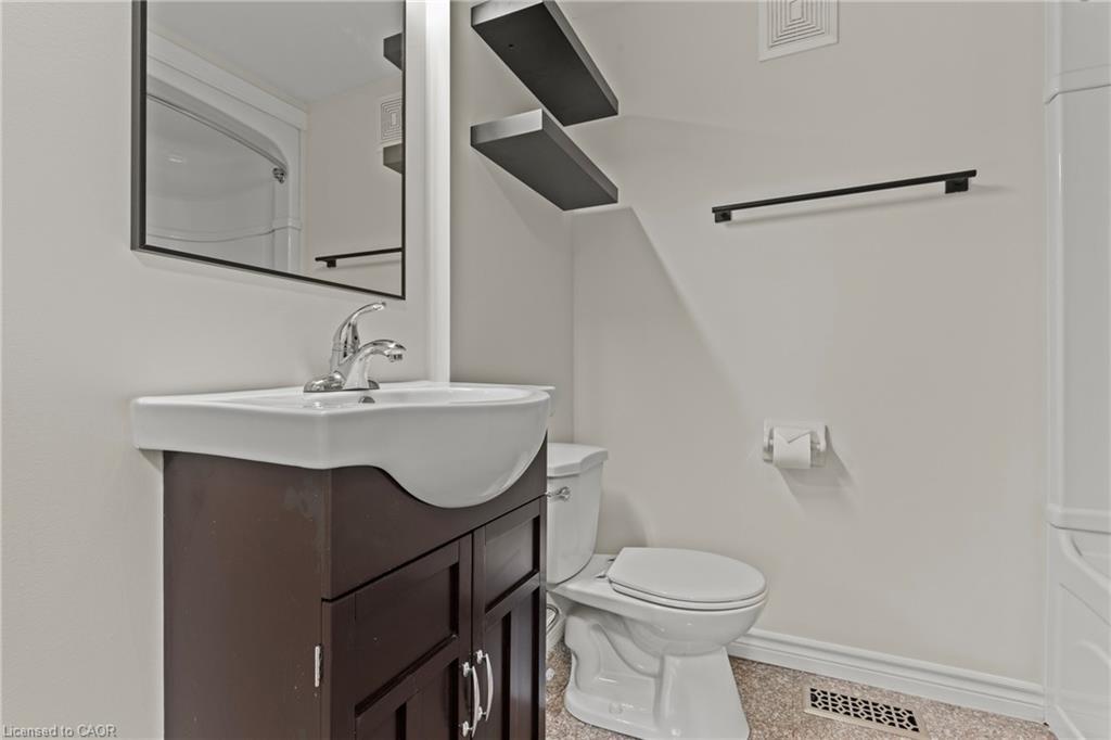 35-151 Linwell Road, St. Catharines, ON - Indoor Photo Showing Bathroom