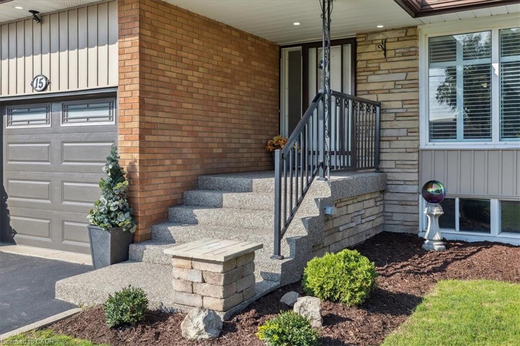 15 Purdy Crescent, Hamilton, ON - Outdoor With Exterior